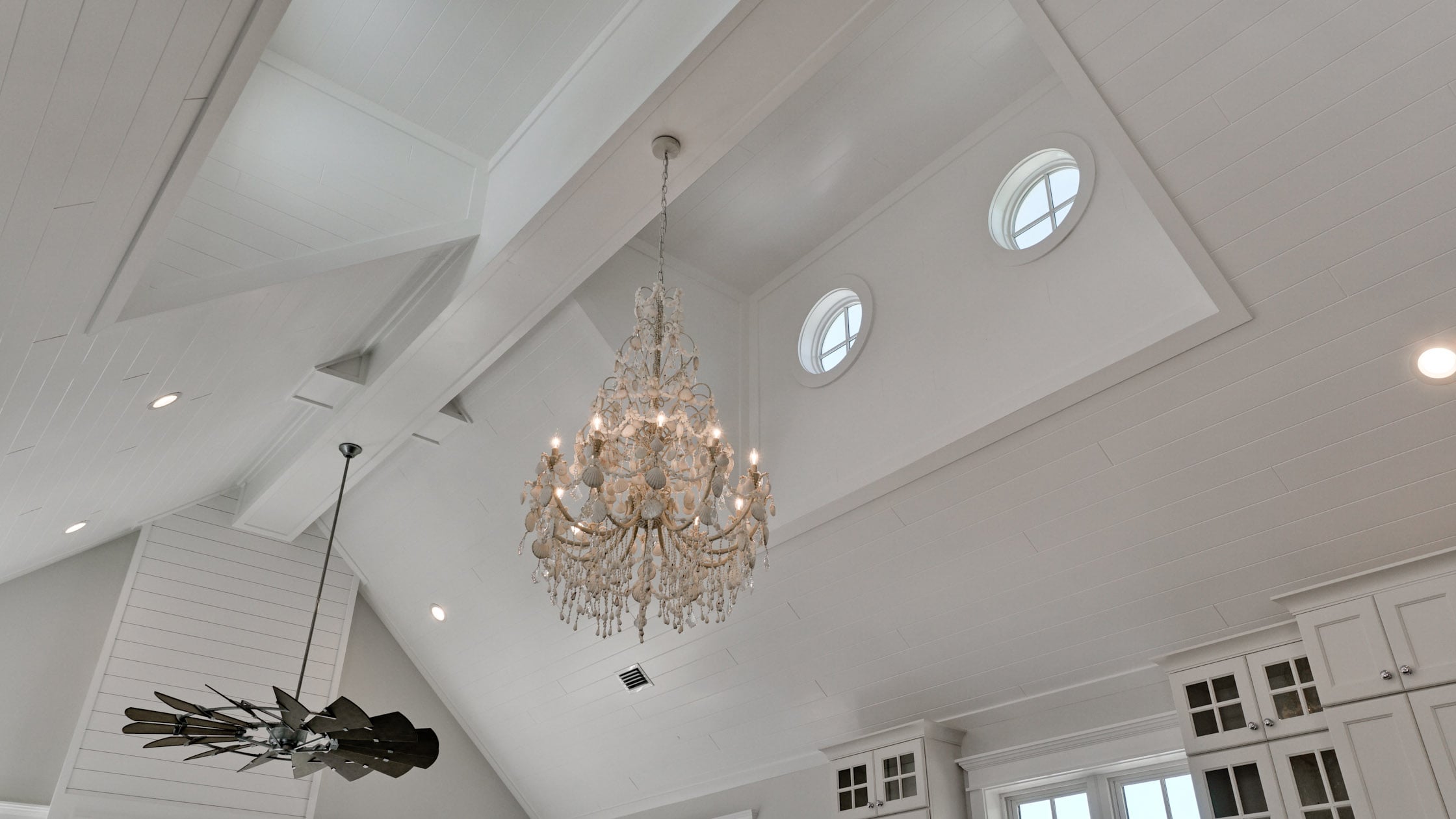 New home vaulted ceiling construction